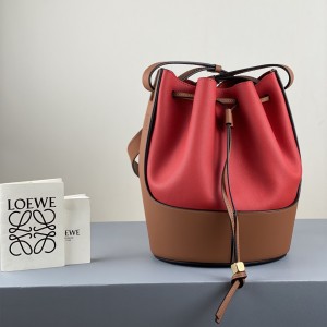 Loewe Small Balloon bag in nappa calfskin Bucket Bag Shoulderbag Red 1099
