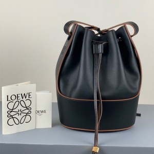 Loewe Small Balloon bag in nappa calfskin Bucket Bag Shoulderbag Black 1099