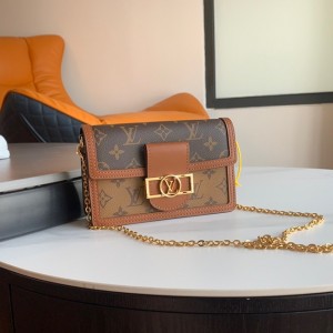 Louis Vuitton Dauphine Chain Wallet LV Handbags Chain Bag Chain Wallet M68746 