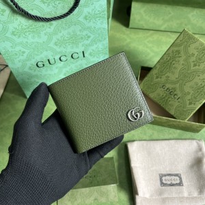 GG Wallet Men's Wallet GG Marmont card case wallet small wallet bi-fold wallet in green leather 428726