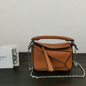 Loewe Nano Puzzle bag in classic calfskin Chain Bag Shoulderbag Brown 2000