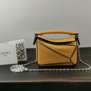 Loewe Nano Puzzle bag in classic calfskin Chain Bag Shoulderbag Yellow 2000
