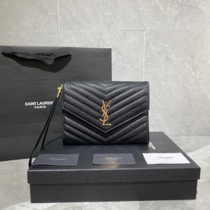 YSL Monogram Clutch in Quilted Grain de Poudre Embossed Leather Envelope clutch bag 21cm 617662 black