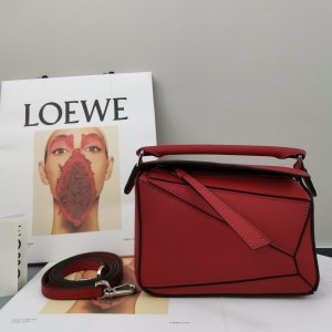 Loewe Mini Puzzle bag in classic calfskin Shoulderbag Red 3000