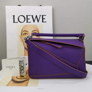 Loewe Small Puzzle bag in classic calfskin Shoulder bag Purple 3001-17