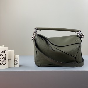 Loewe Small Puzzle bag in classic calfskin Shoulder bag Blackish green 3001-18