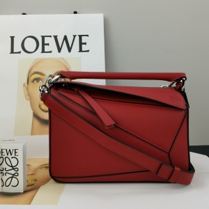 Loewe Small Puzzle bag in classic calfskin Shoulder bag Red 3001-9