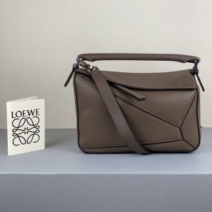 Loewe Small Puzzle bag in classic calfskin Shoulder bag Coffee 3001-19