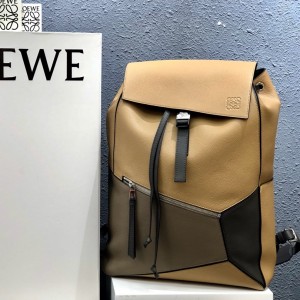 Loewe Puzzle Backpack in soft grained calfskin Shoulderbag 324 Cameo