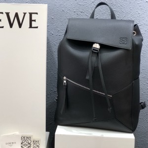 Loewe Puzzle Backpack in soft grained calfskin Shoulderbag 324 black