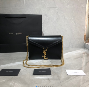 YSL Cassandra Monogram Clasp Bag In shiny Leather Chain bag 22cm 532750 Black