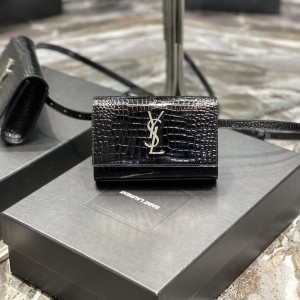 YSL Kate Belt Bag in Crocodile-Embossed Shiny leather Waist bag 18cm Black silver 534395