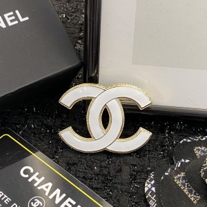 Fashion Jewelry Accessories Brooch White A445