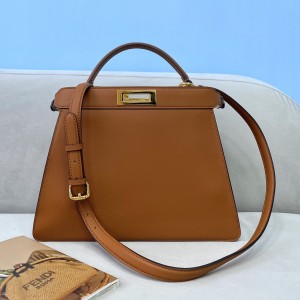 FENDI Medium Peekaboo Iseeu Brown Leather Bag Shoulderbag 6012