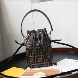 Fendi Mon Tresor coffee leather mini-bag bucket bag 18cm 183M65
