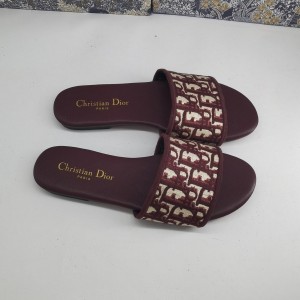 Fashion Sandals Dior Dway Slide Classic Embroidered Cotton Slippers Wine Sandals D10016-4