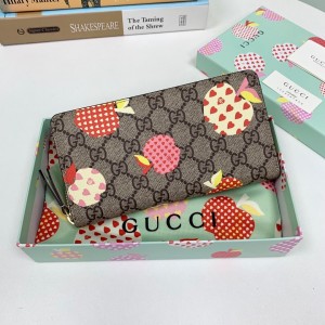 Gucci Wallet GG Supreme Wallet with Apple Print Women's Wallet Long Wallet 663924