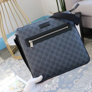 Gucci Handbags GG Black messenger bag GG Supreme Square Black Shoulderbag 406408