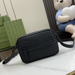 GG Bag Men's Bag GG rubber-effect mini shoulder bag crossbody bag handbag  in black leather 771321